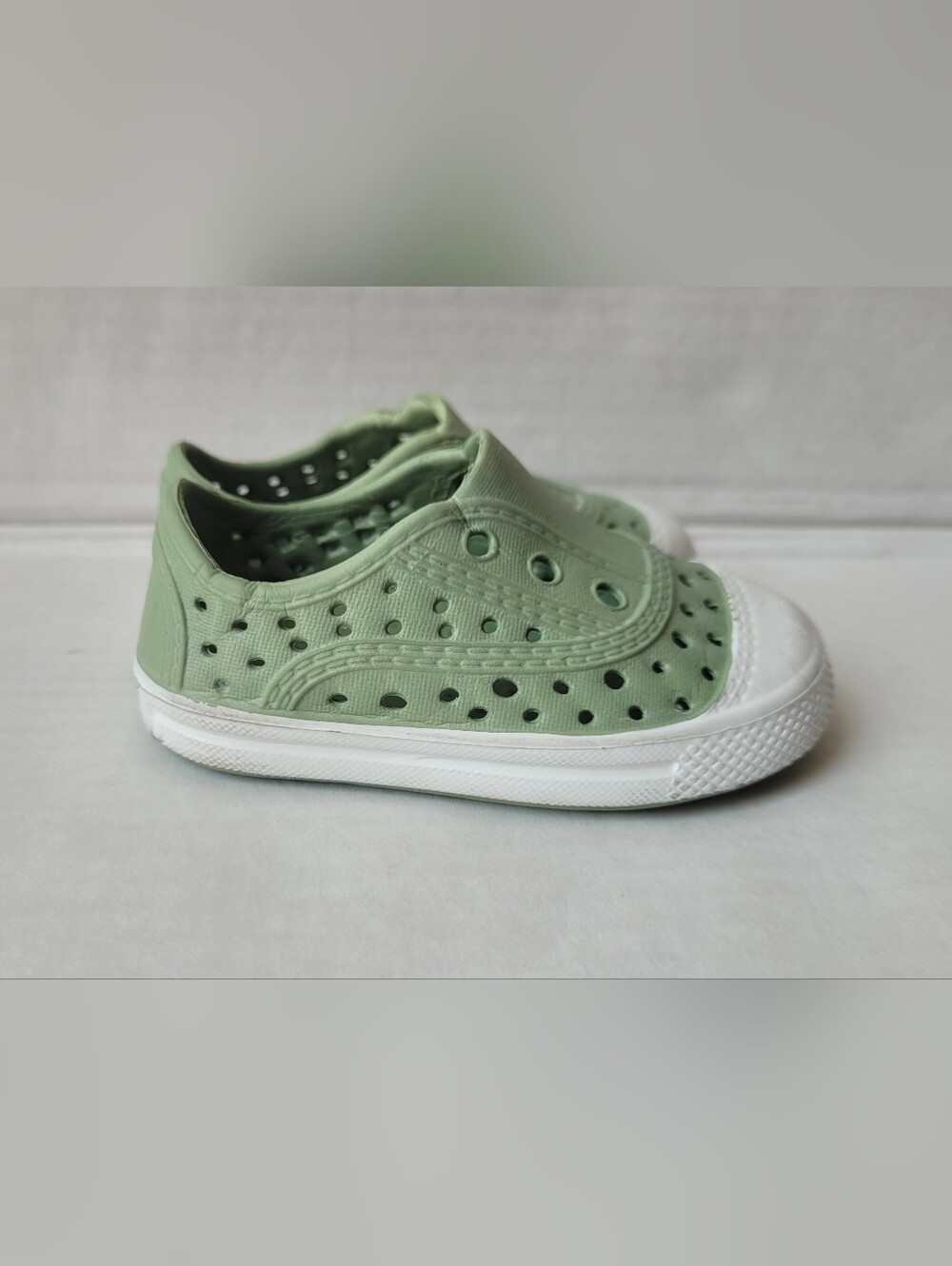 LITTLE ME SLIP ON WATER SHOES SUMMER GREEN WHITE INFANT BABY SIZE 3